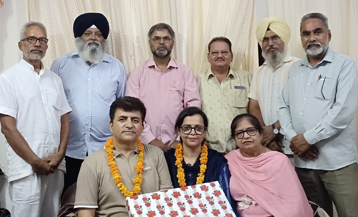Poetess Rajni Sharma shared memories of her Canada visit.